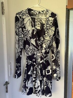 Reiss Sienna Printed Belted Mini Dress in Navy/White